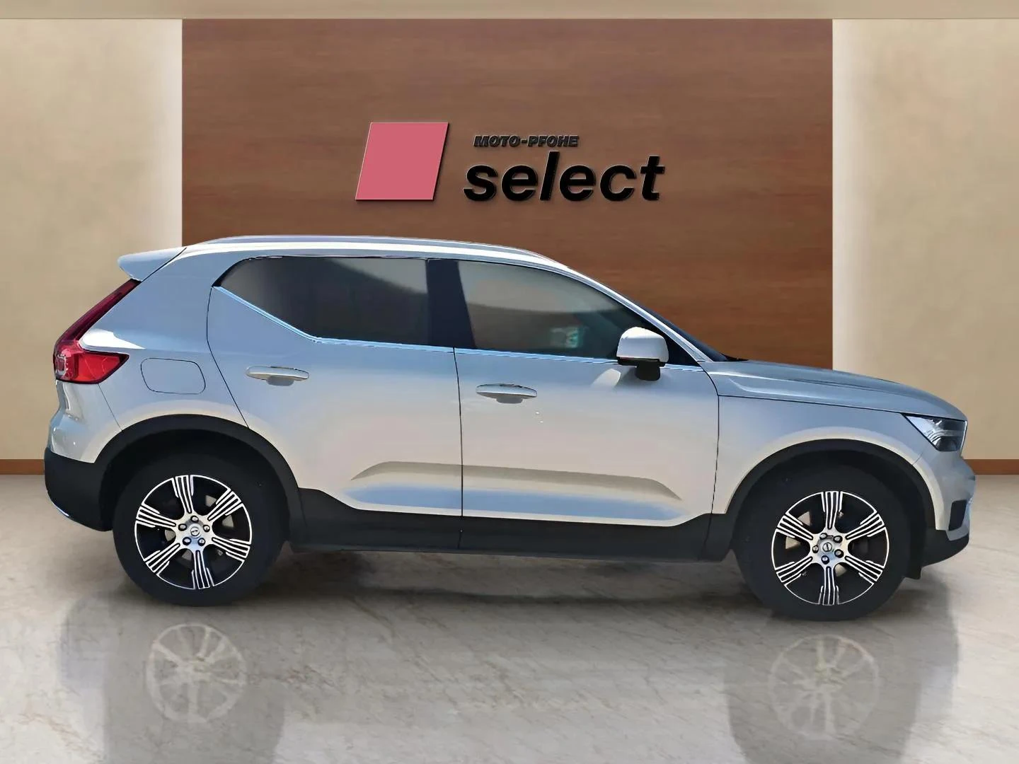 Volvo XC40 2.0 D4 - изображение 5