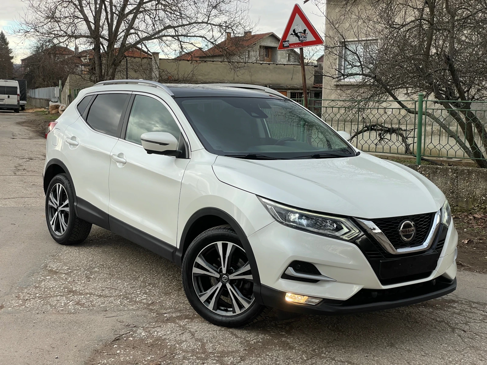 Nissan Qashqai 1.5dci* N-connect*  - изображение 5