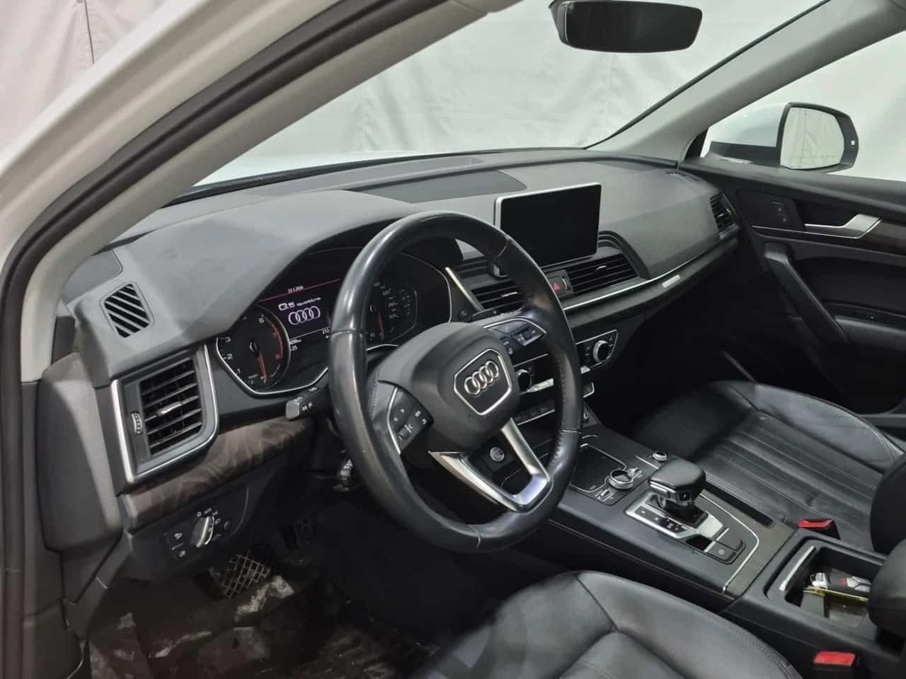 Audi Q5 * PROGRESSIV* ДВА КЛЮЧА* ПАНОРАМА* ПОДГРЕВИ* , снимка 10 - Автомобили и джипове - 53953746