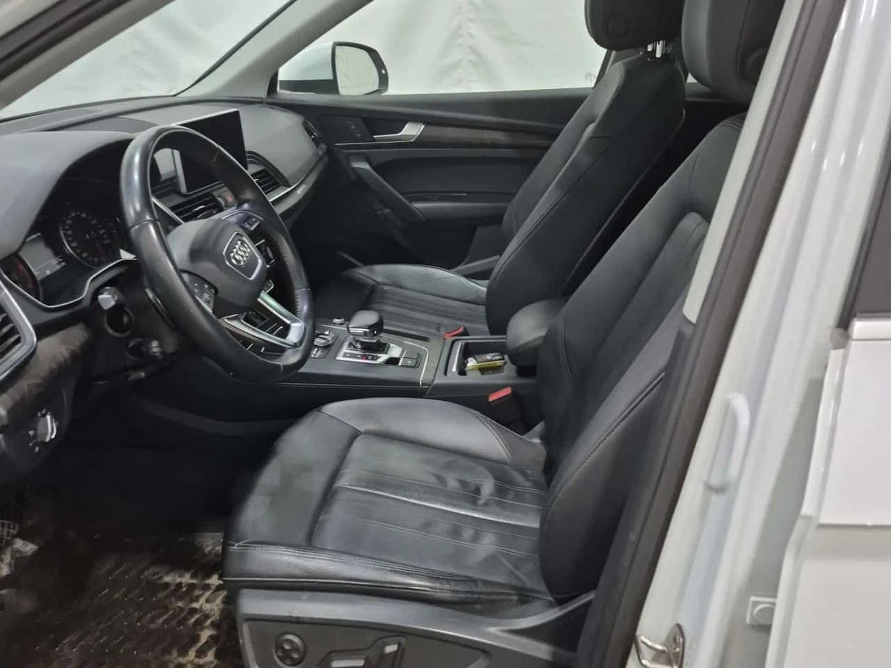 Audi Q5 * PROGRESSIV* ДВА КЛЮЧА* ПАНОРАМА* ПОДГРЕВИ* , снимка 5 - Автомобили и джипове - 53953746