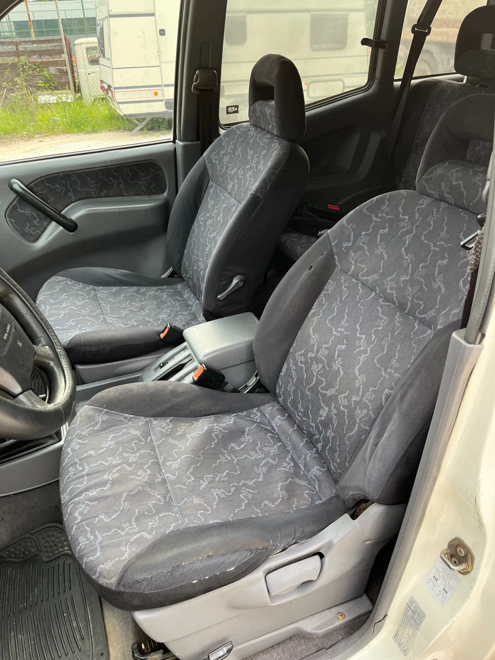 Nissan Terrano 2.7TD 125к.с., снимка 12 - Автомобили и джипове - 54399337