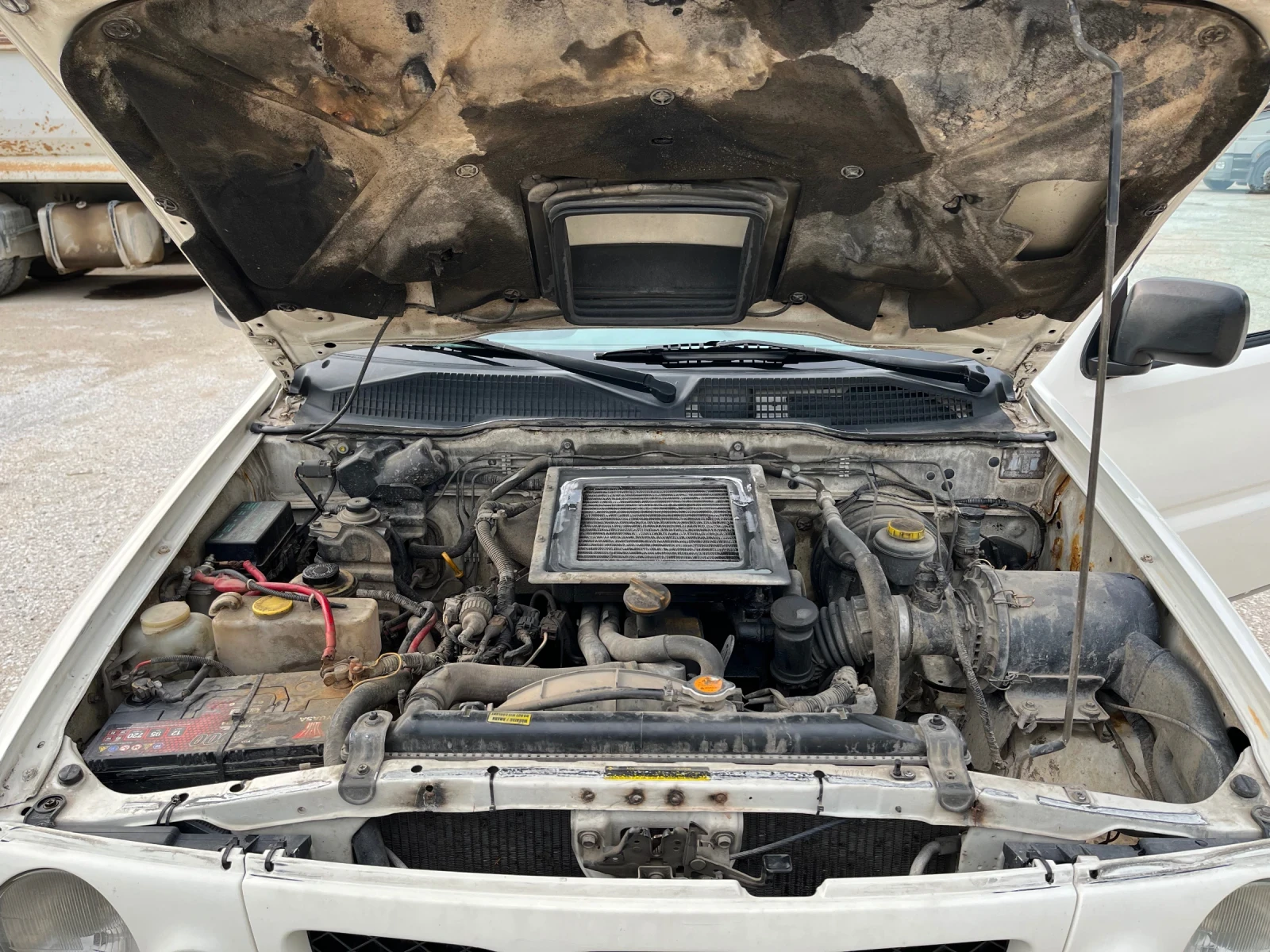 Nissan Terrano 2.7TD 125к.с., снимка 14 - Автомобили и джипове - 54399337