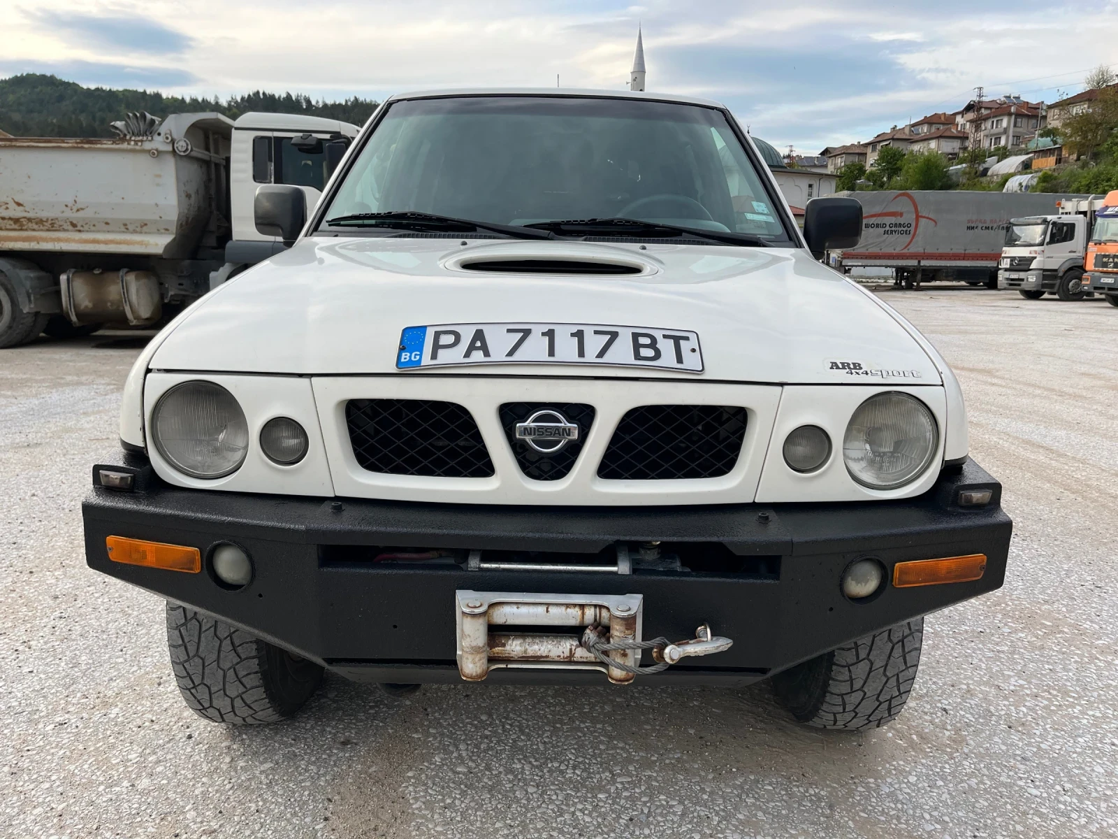 Nissan Terrano 2.7TD 125к.с., снимка 3 - Автомобили и джипове - 54399337