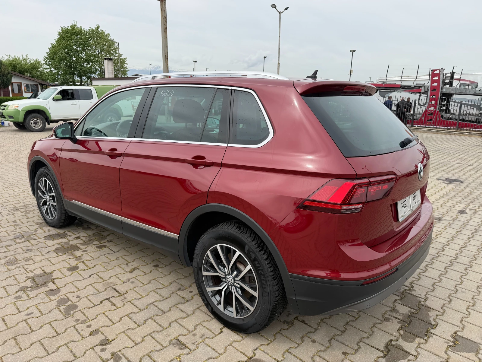 VW Tiguan 2.0TDI 4MOTION AVTOMAT/NAVI EURO 6, снимка 8 - Автомобили и джипове - 54472119