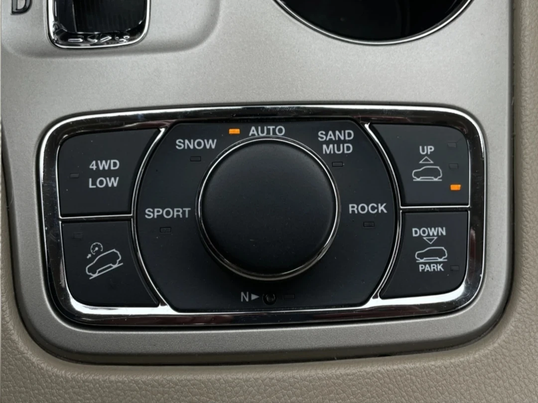 Jeep Grand cherokee От България OVERLAND 4X4 3.0 CRD 241 HP, снимка 14 - Автомобили и джипове - 54601711