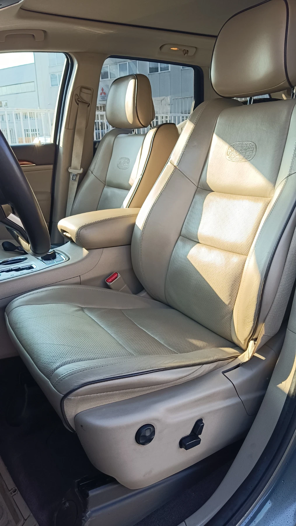 Jeep Grand cherokee От България OVERLAND 4X4 3.0 CRD 241 HP, снимка 10 - Автомобили и джипове - 54601711
