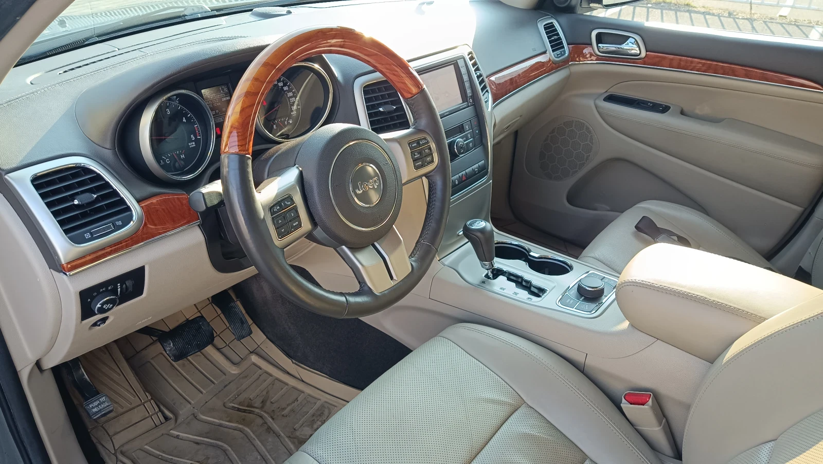 Jeep Grand cherokee От България OVERLAND 4X4 3.0 CRD 241 HP, снимка 9 - Автомобили и джипове - 54601711
