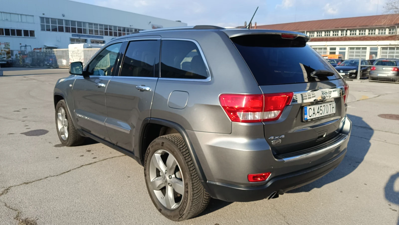 Jeep Grand cherokee От България OVERLAND 4X4 3.0 CRD 241 HP, снимка 7 - Автомобили и джипове - 54601711