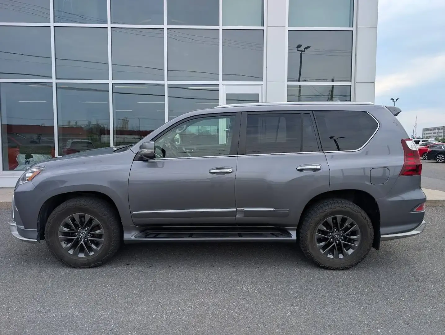 Lexus GX 460 БЕЗ* УДАРИ* ПОДГРЕВ* ОБДУХВАНЕ* КАМЕРА* , снимка 5 - Автомобили и джипове - 54957321