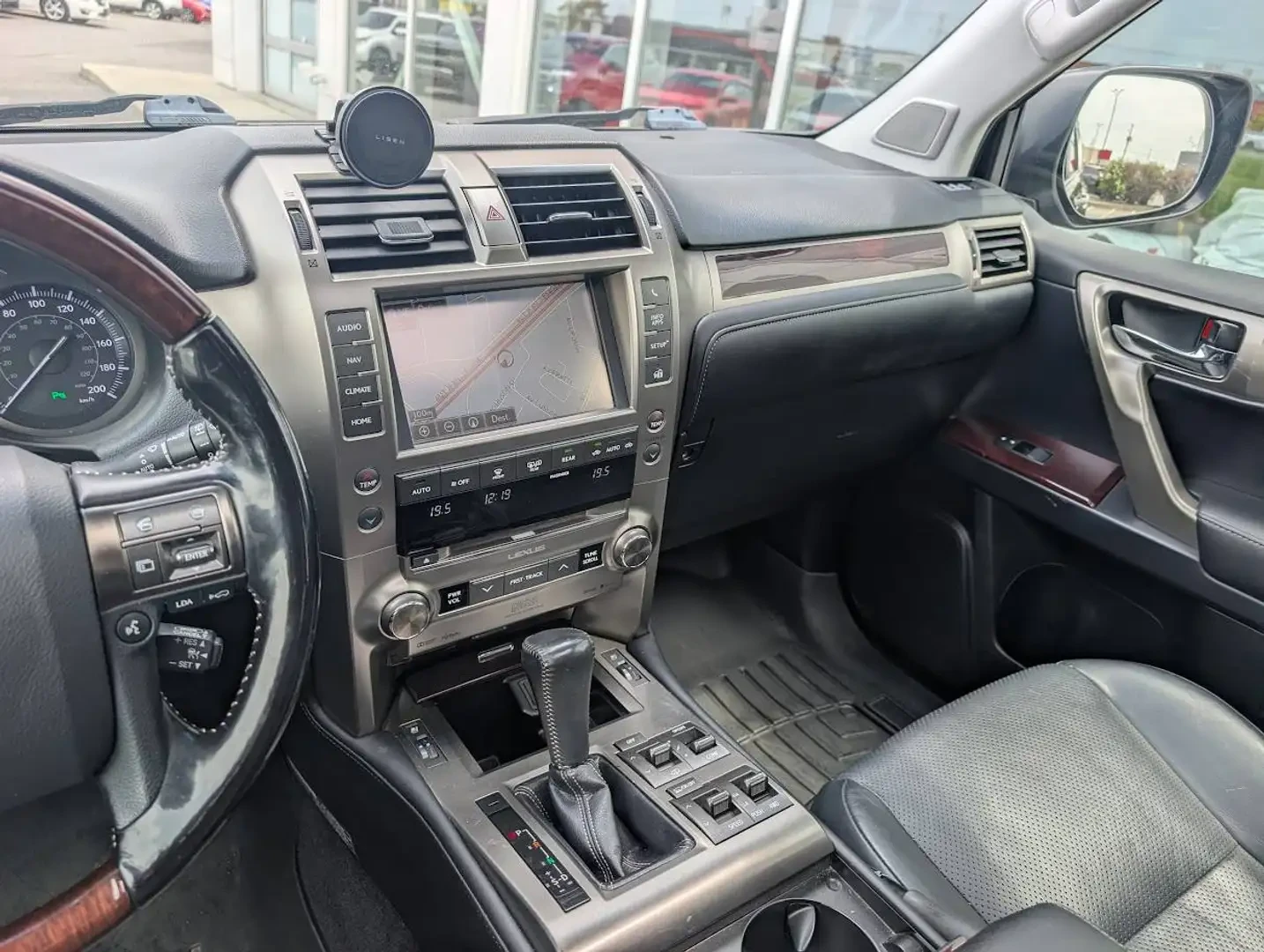 Lexus GX 460 БЕЗ* УДАРИ* ПОДГРЕВ* ОБДУХВАНЕ* КАМЕРА* , снимка 9 - Автомобили и джипове - 54957321