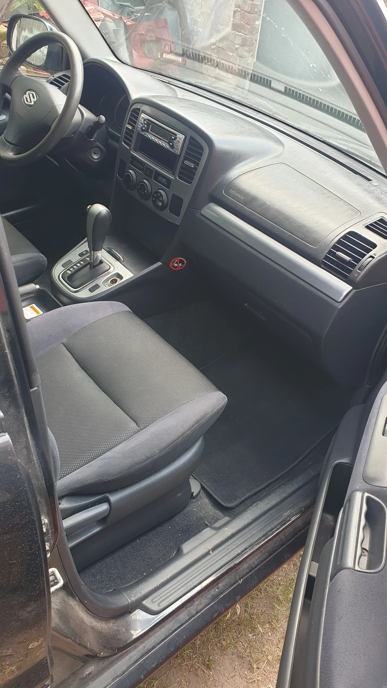 Suzuki Grand vitara 2.0i, снимка 6 - Автомобили и джипове - 55134106