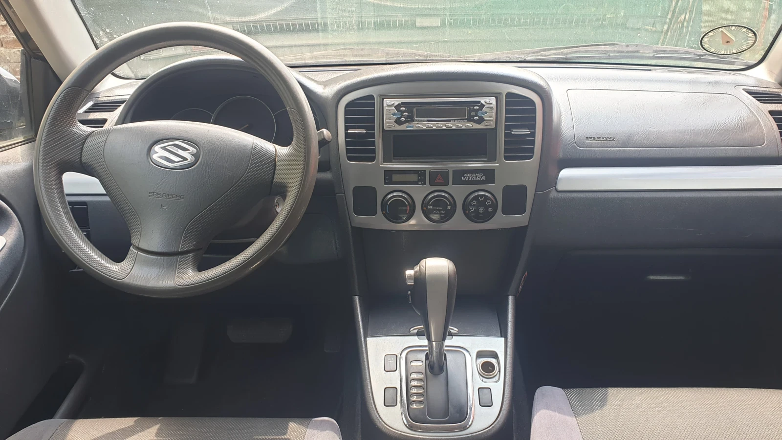 Suzuki Grand vitara 2.0i, снимка 5 - Автомобили и джипове - 55134106