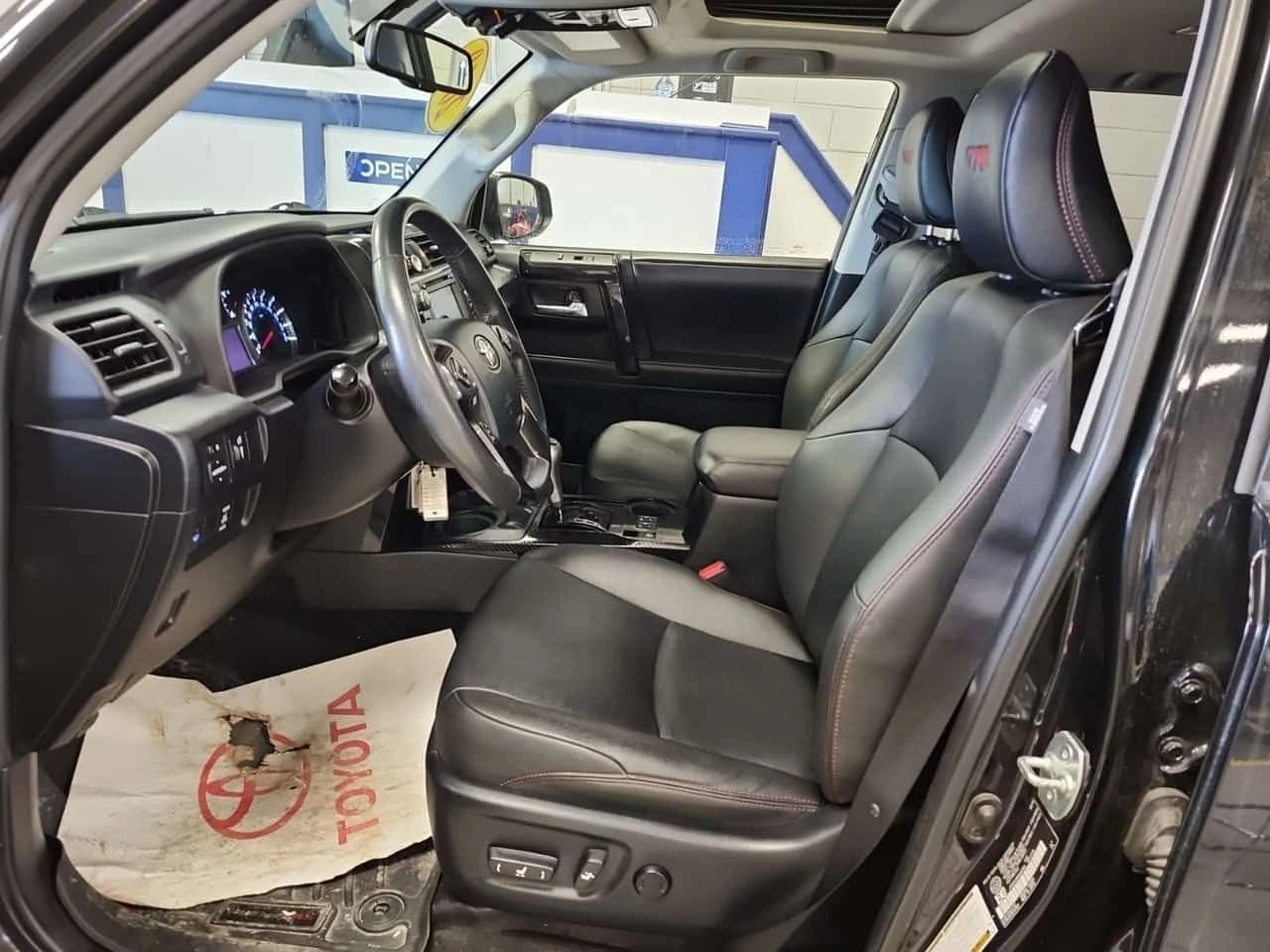 Toyota 4runner * TRD* АВТОКРЕДИТ БЕЗ ПЪРВОНАЧАЛНА ВНОСКА* , снимка 5 - Автомобили и джипове - 55260664