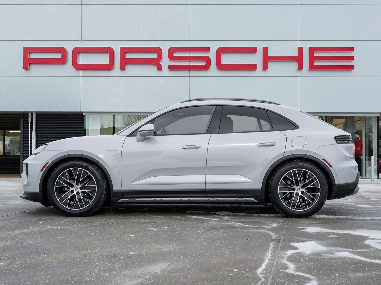 Porsche Macan Electric, снимка 2 - Автомобили и джипове - 56701007