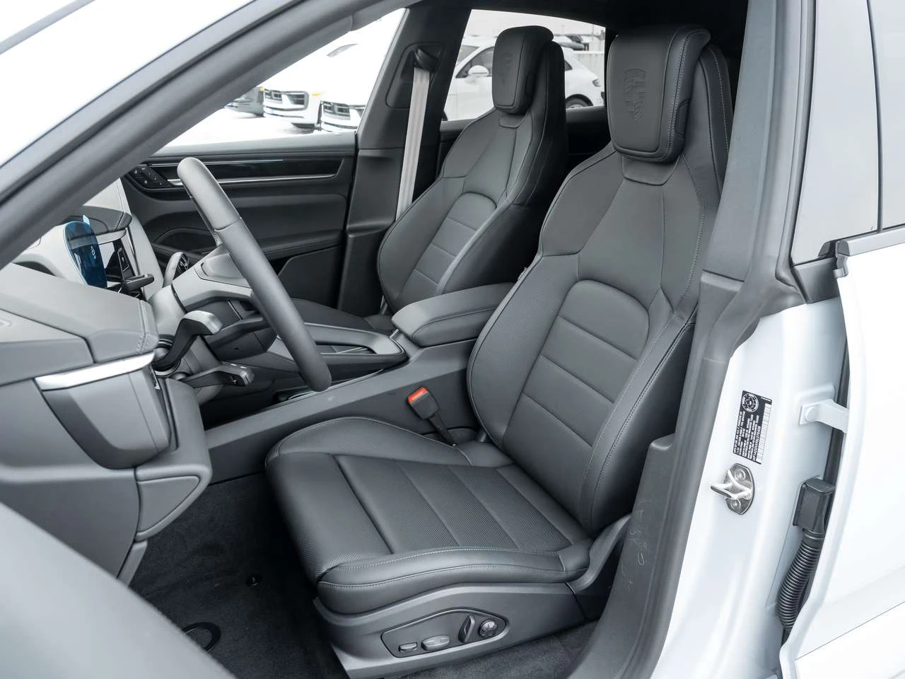 Porsche Macan Electric, снимка 5 - Автомобили и джипове - 56701007