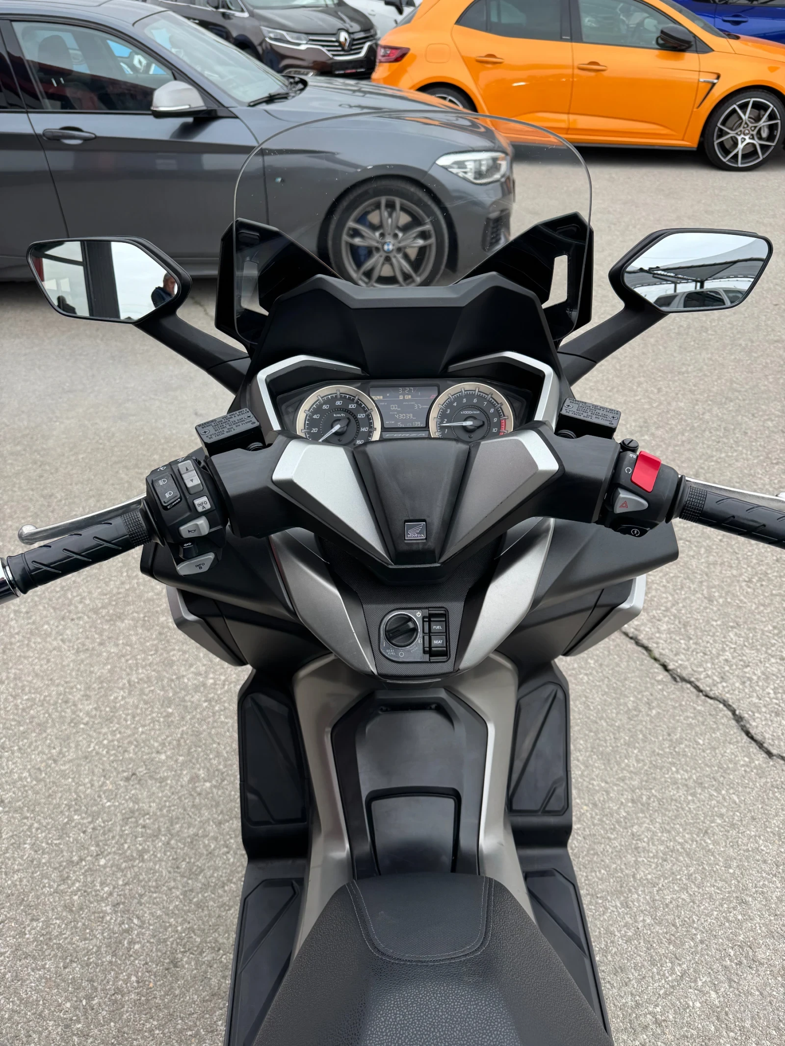 Honda Forza 350-ABS-TCS-LED-KEYLESS-ЕЛ.СЛЮДА, снимка 12 - Мотоциклети и мототехника - 54219312