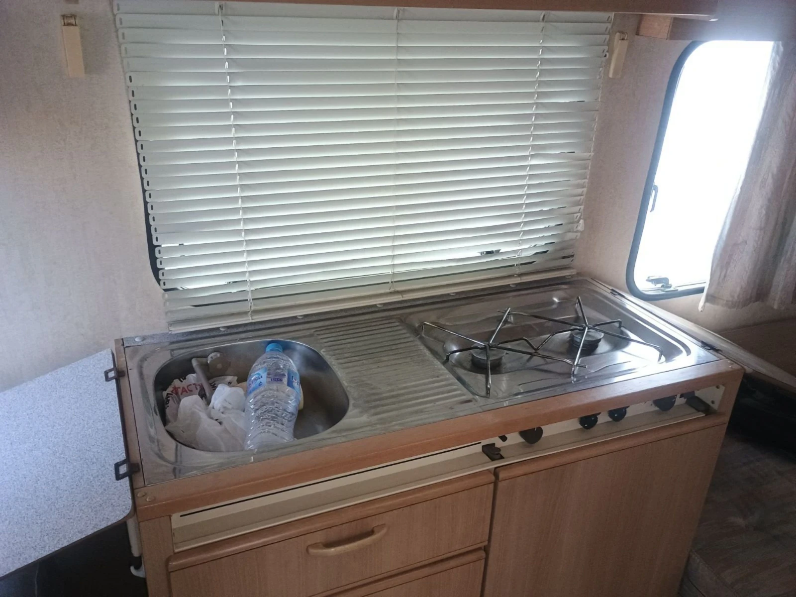 Каравана Adria, снимка 11 - Каравани и кемпери - 54033421