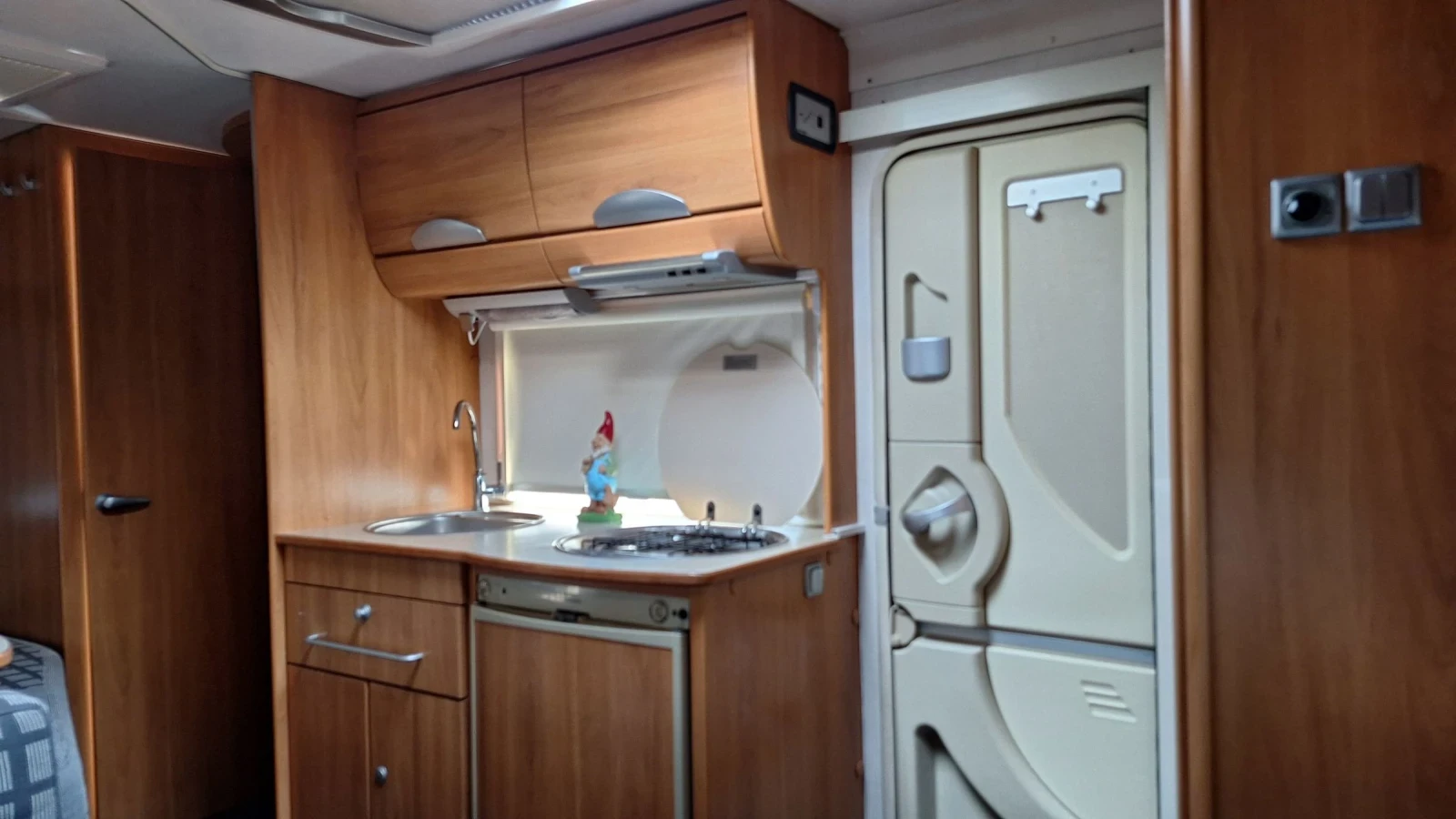 Каравана HYMER / ERIBA Nova-430, снимка 10 - Каравани и кемпери - 55280458
