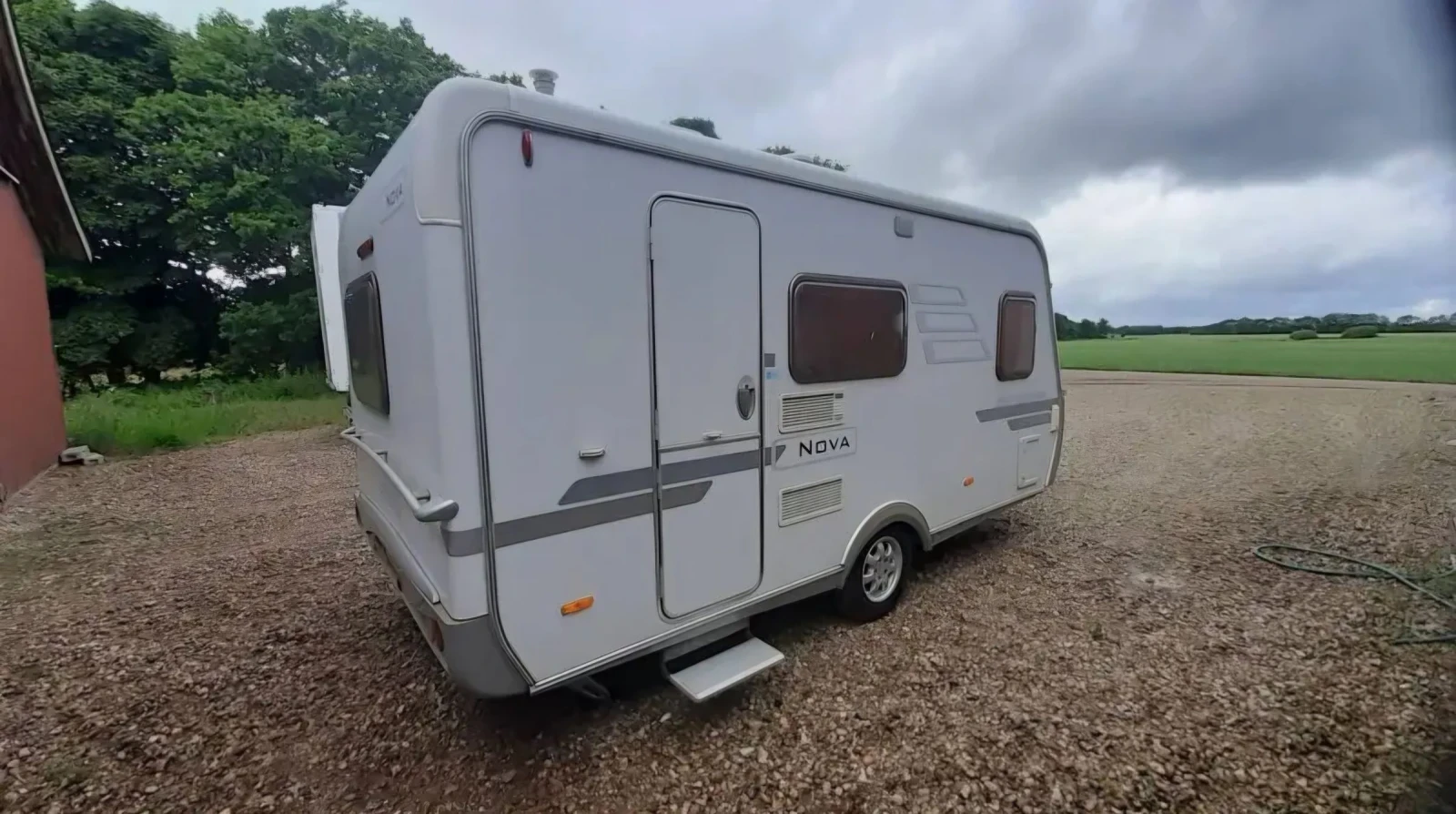 Каравана HYMER / ERIBA 430, снимка 2 - Каравани и кемпери - 55280458