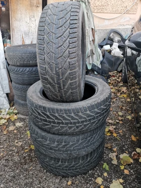 Гуми Зимни 235/55R17, снимка 1