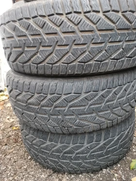 Гуми Зимни 235/55R17, снимка 3