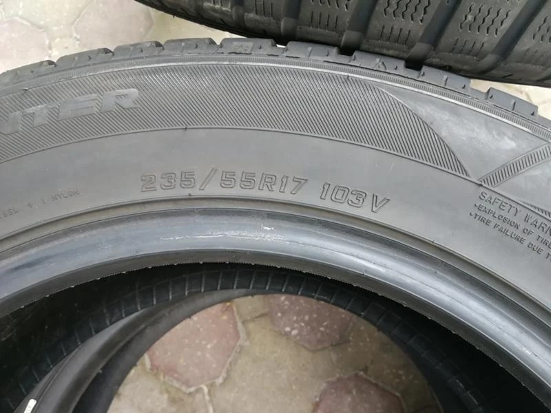 Гуми Зимни 235/55R17, снимка 12 - Гуми и джанти - 45863962