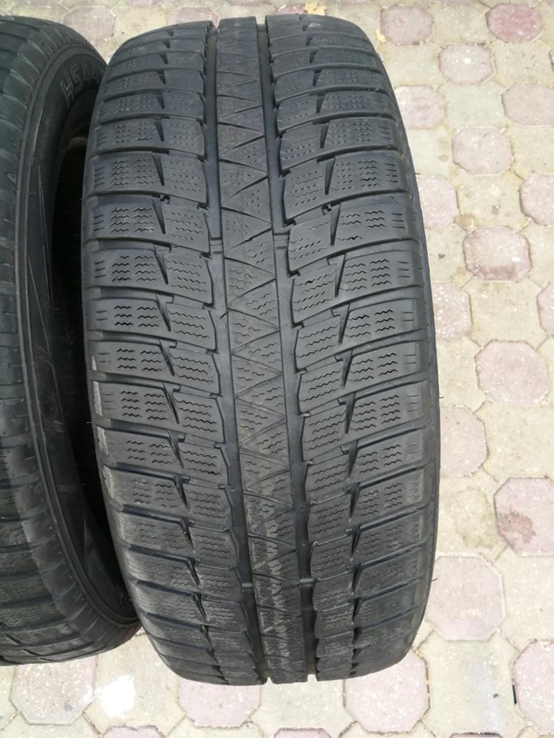 Гуми Зимни 235/55R17, снимка 3 - Гуми и джанти - 45863962