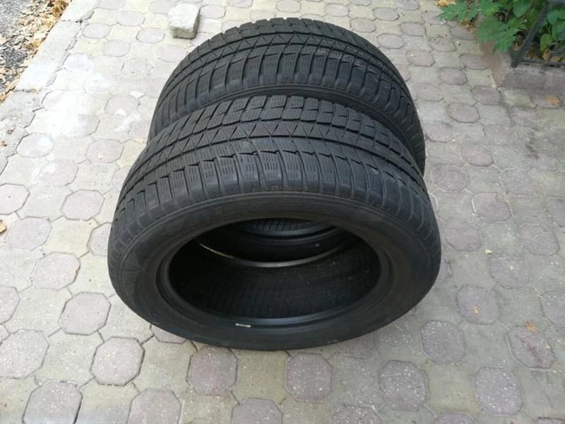 Гуми Зимни 235/55R17, снимка 4 - Гуми и джанти - 45863962