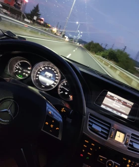 Mercedes-Benz E 250 4MATIC  - 8999 € - 89617506 9