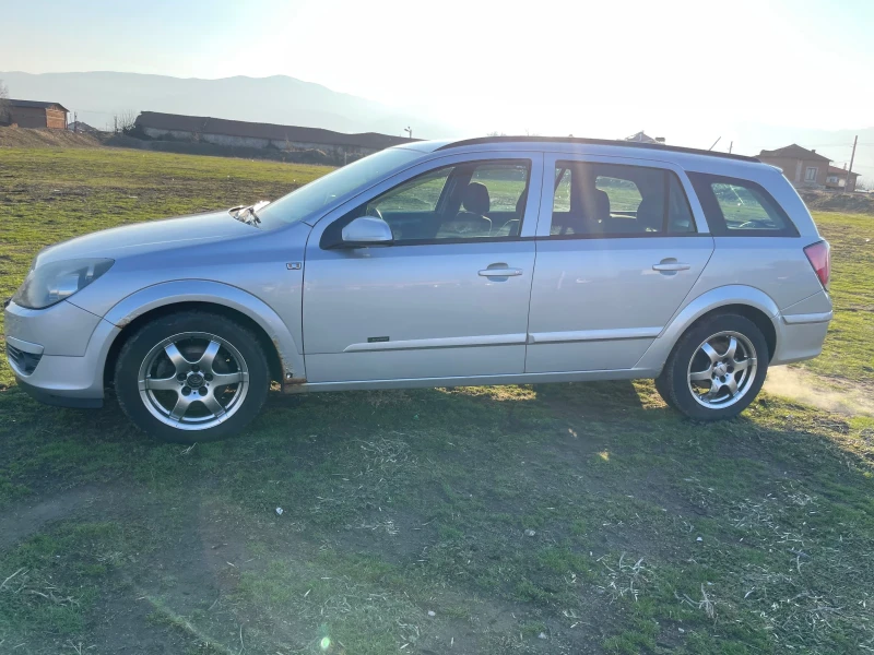 Opel Astra 1.7 cdti, снимка 2 - Автомобили и джипове - 48586135