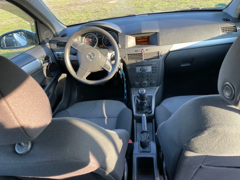 Opel Astra 1.7 cdti, снимка 9 - Автомобили и джипове - 48586135