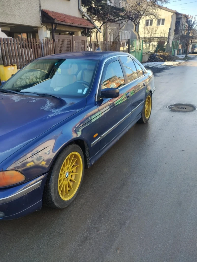 BMW 523, снимка 2 - Автомобили и джипове - 48605636