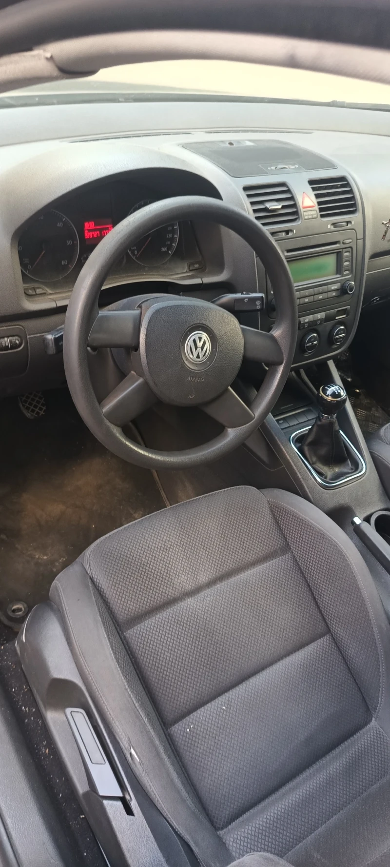 VW Golf  V 6ск, снимка 5 - Автомобили и джипове - 48887727