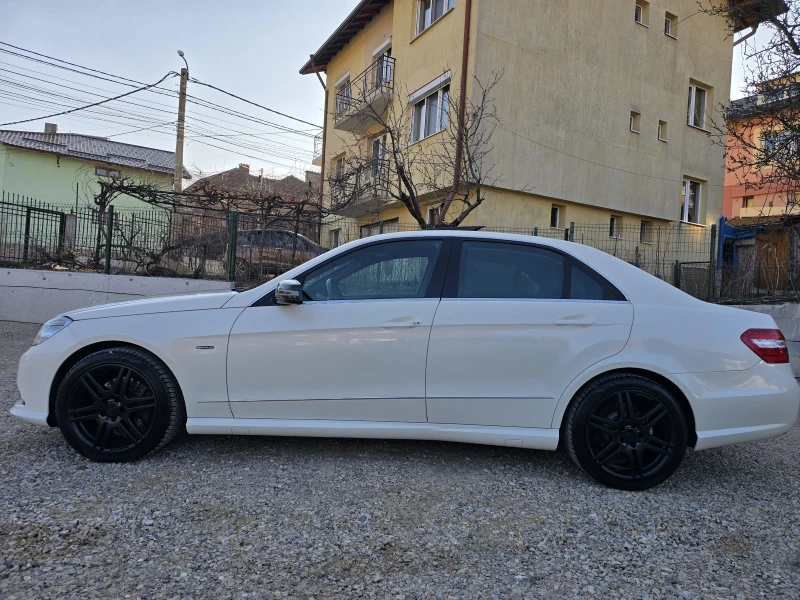 Mercedes-Benz E 350 AMG 4 MATIC PREMIUM, снимка 4 - Автомобили и джипове - 49060923