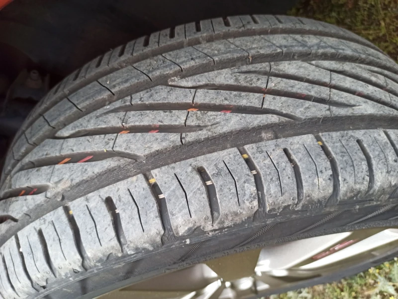 VW Touran, снимка 7 - Автомобили и джипове - 51706040