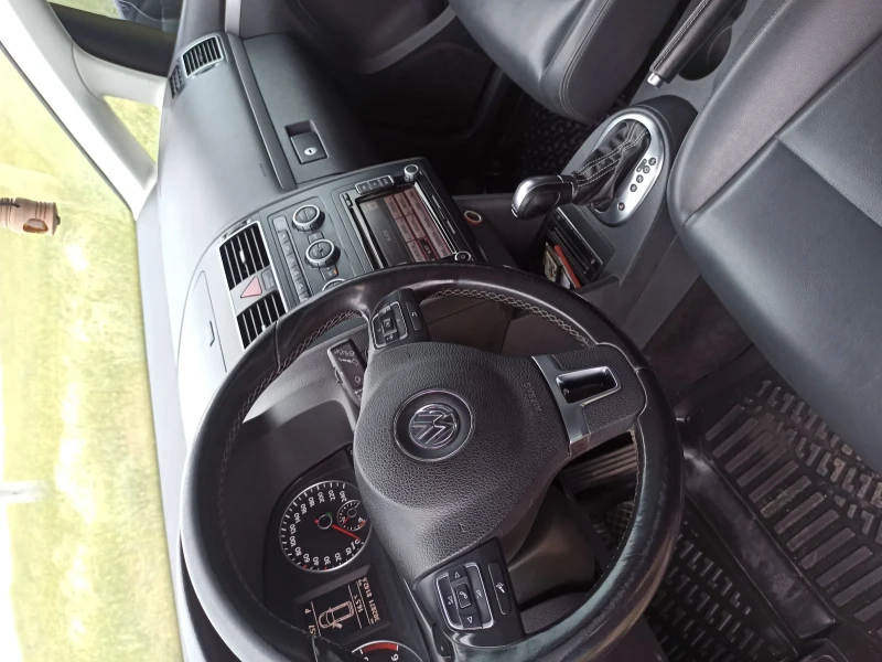 VW Touran, снимка 9 - Автомобили и джипове - 51706040