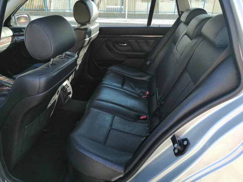 BMW 530, снимка 14 - Автомобили и джипове - 51829483
