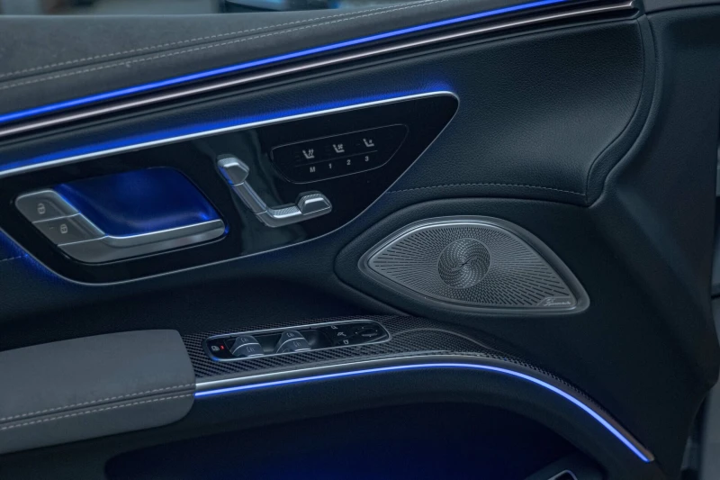 Mercedes-Benz EQS 53 AMG Dynamic PLUS/Burmester/Hyper Screen/Керамик, снимка 8 - Автомобили и джипове - 52012159