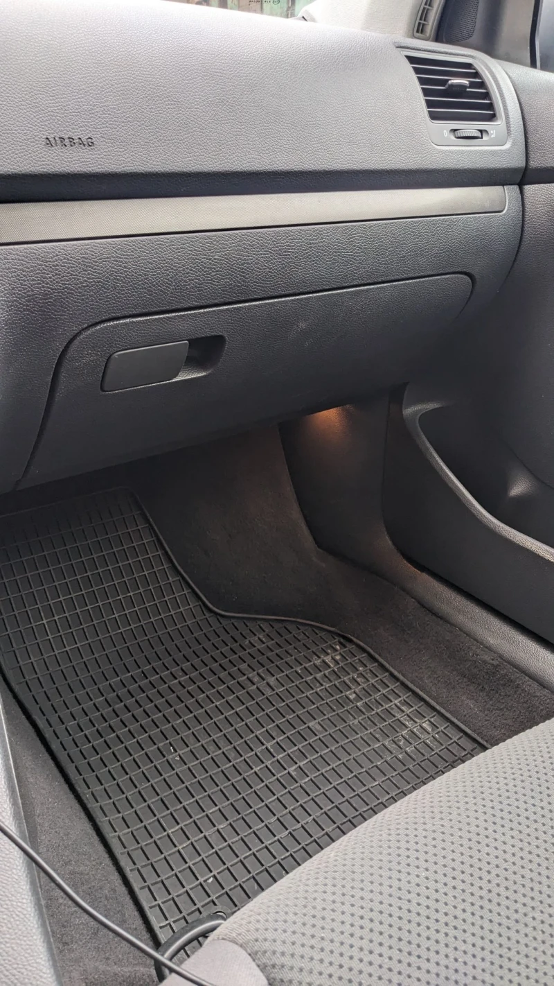 VW Golf, снимка 6 - Автомобили и джипове - 53004799