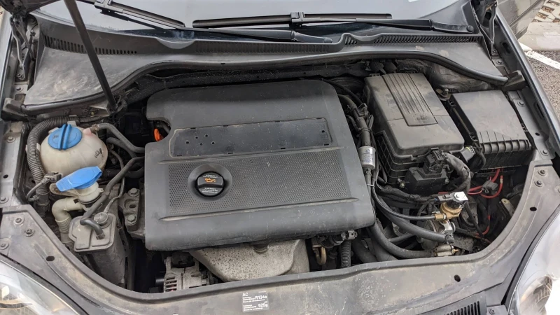 VW Golf, снимка 5 - Автомобили и джипове - 53004799