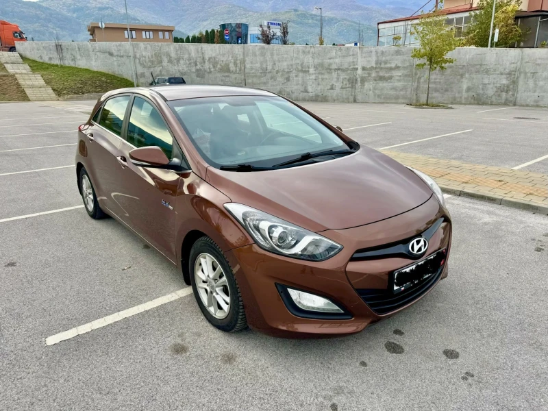 Hyundai I30 1.6 CRDI, снимка 3 - Автомобили и джипове - 52171679
