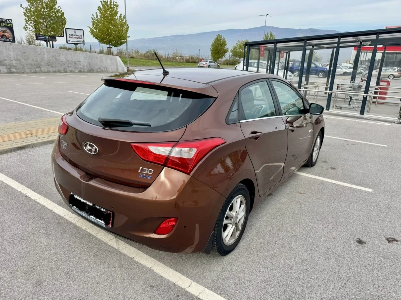 Hyundai I30 1.6 CRDI, снимка 5 - Автомобили и джипове - 52171679