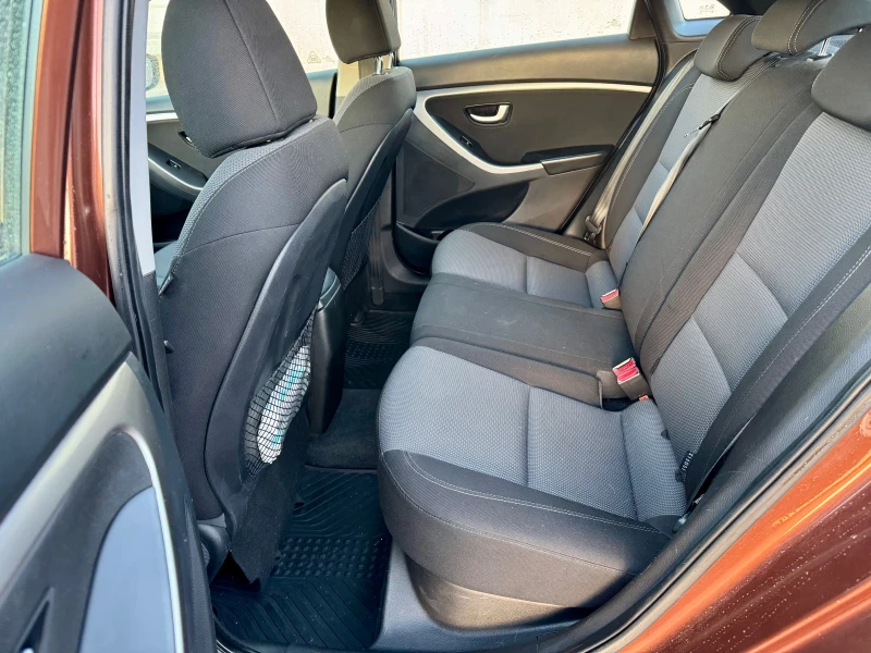 Hyundai I30 1.6 CRDI, снимка 10 - Автомобили и джипове - 52171679