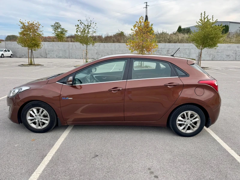 Hyundai I30 1.6 CRDI, снимка 8 - Автомобили и джипове - 52171679