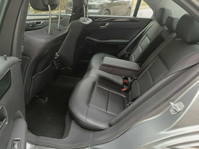 Mercedes-Benz E 350 #AirMatic #Distronic #7G #Navi #265 кс, снимка 15 - Автомобили и джипове - 52490130