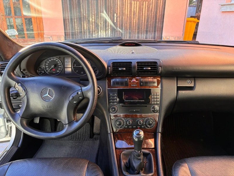 Mercedes-Benz C 200 Комби, снимка 8 - Автомобили и джипове - 52932150
