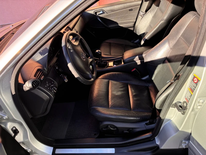 Mercedes-Benz C 200 Комби, снимка 9 - Автомобили и джипове - 52932150