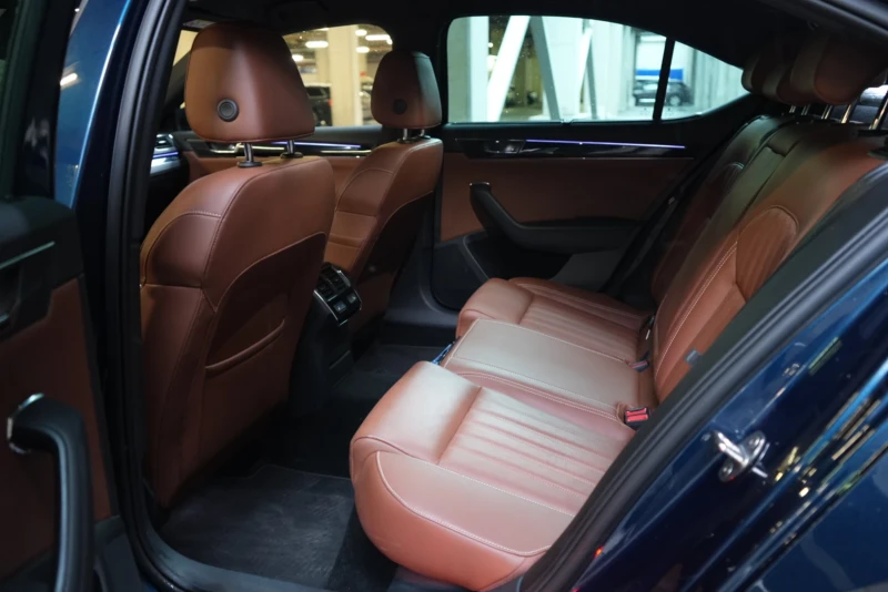 Skoda Superb L&K 2.0TDI/4x4/7DSG, снимка 9 - Автомобили и джипове - 53307698