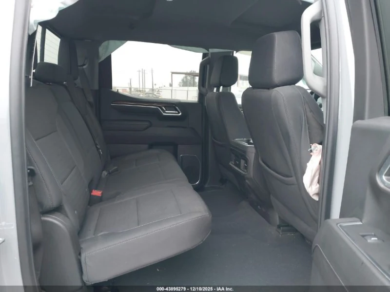 Chevrolet Silverado 1500 4WD SHORT BED * CARFAX* , снимка 8 - Автомобили и джипове - 53447855