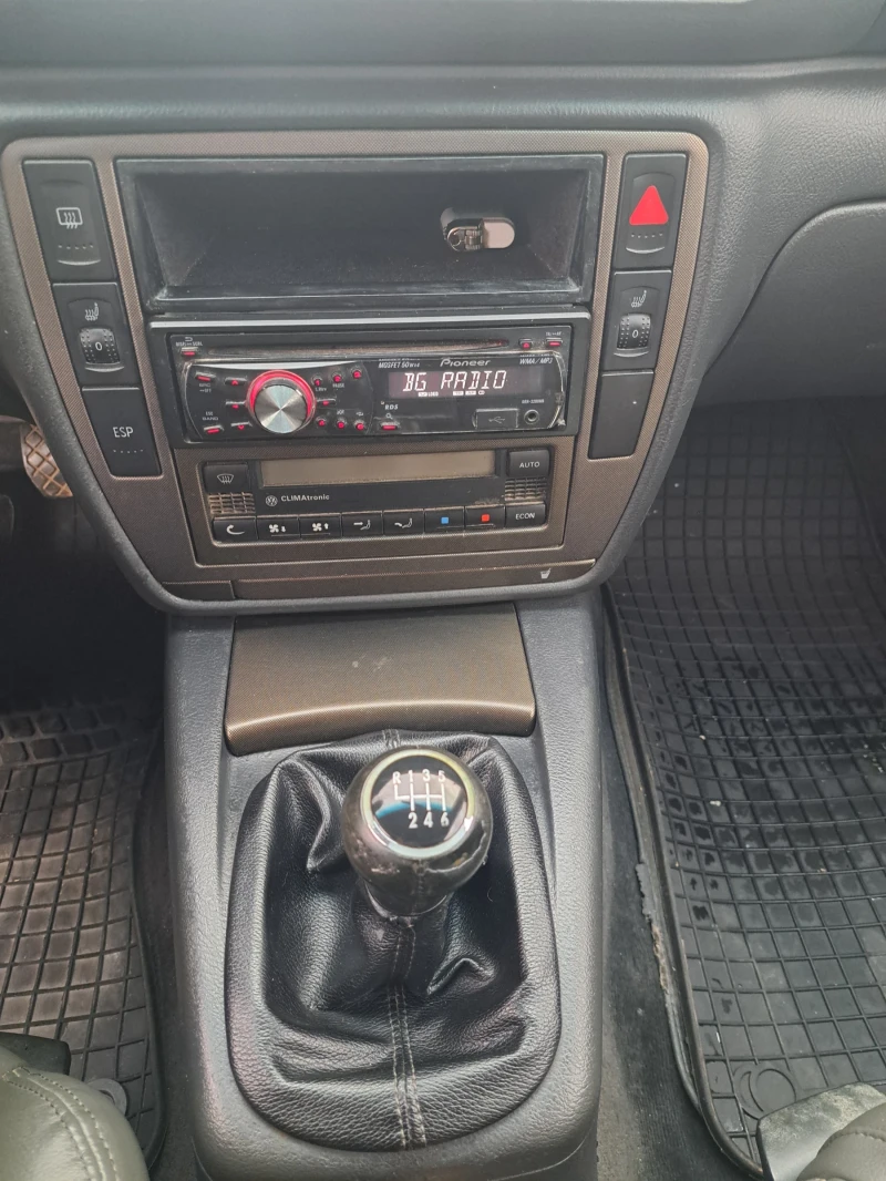 VW Passat, снимка 10 - Автомобили и джипове - 53597445